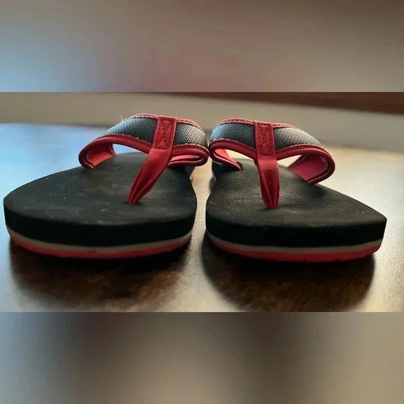 The North Face Base Camp boys flip flops. Size: 1 youth - Picture 5 of 10